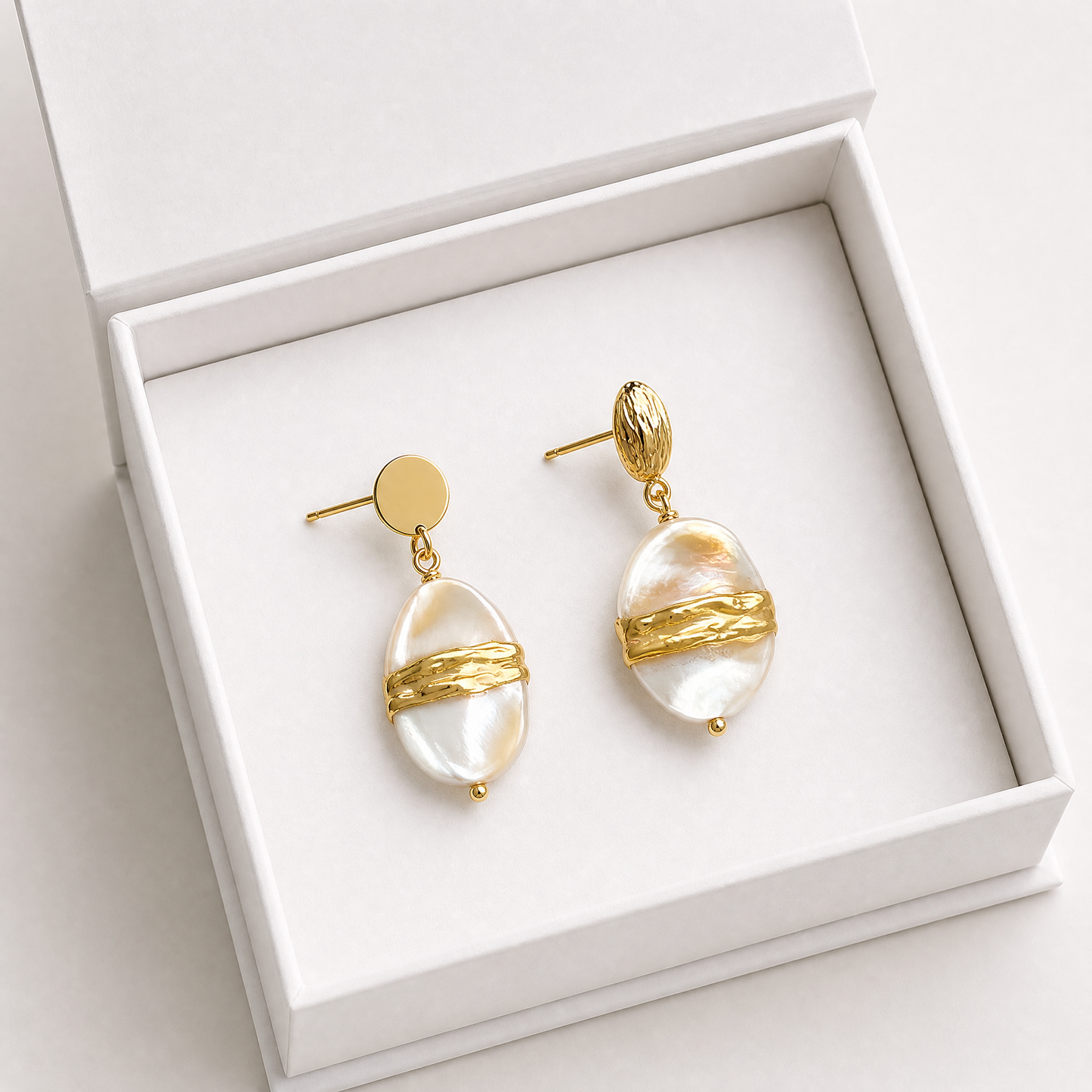 Shell Light Earrings