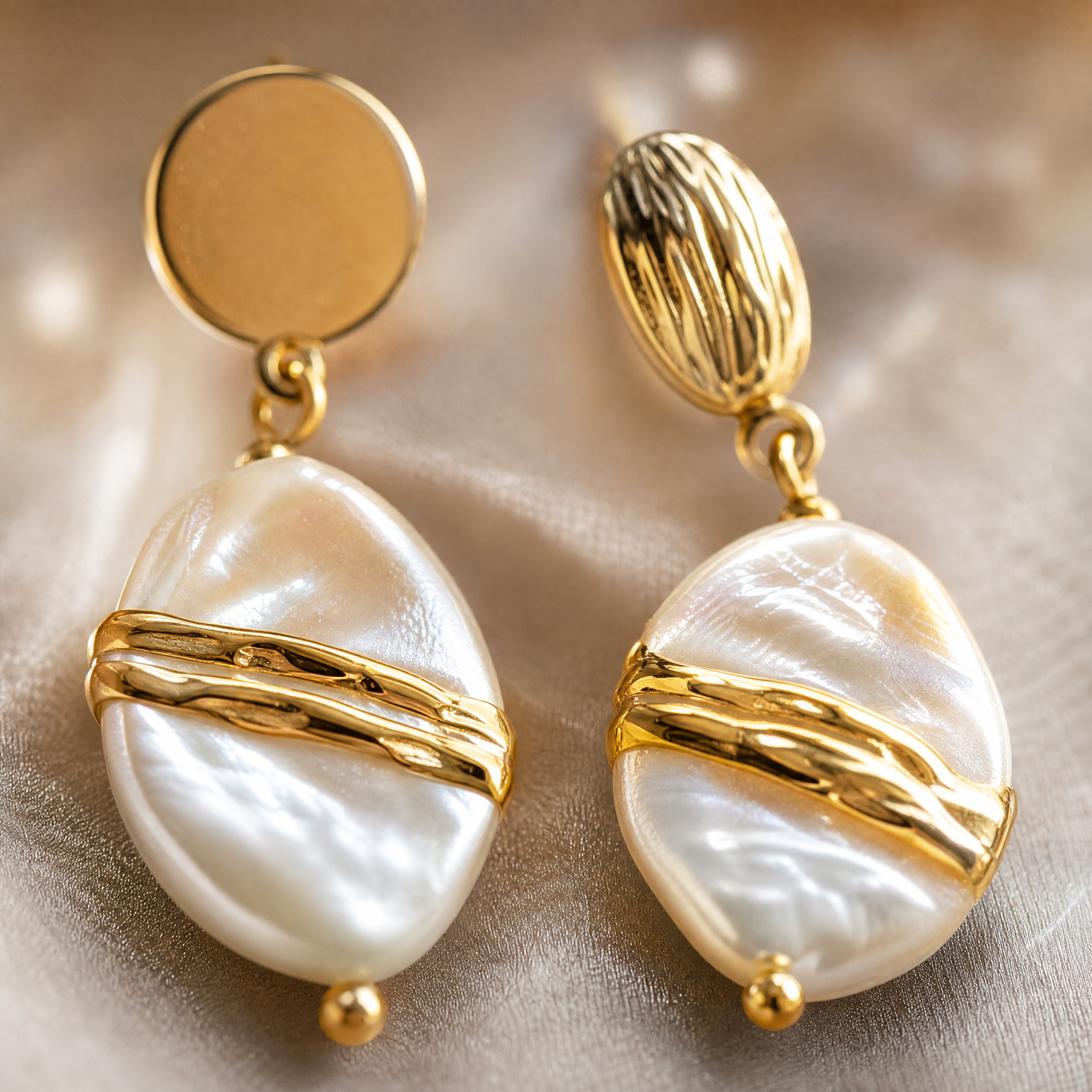 Shell Light Earrings